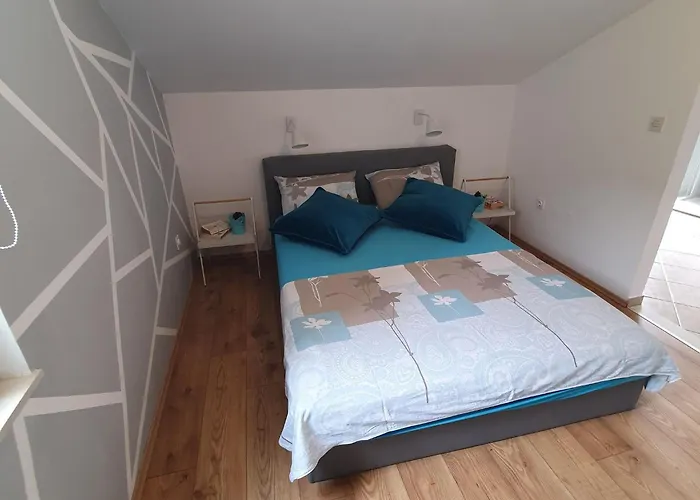 Bell Memories- With Terrace And Street View A1 Cavtat