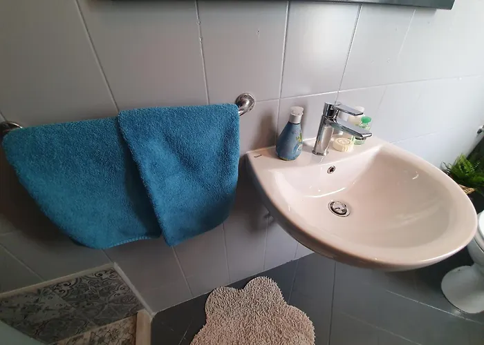 Bell Memories- With Terrace And Street View A1 *