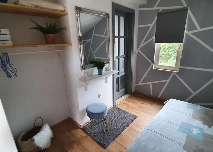 Bell Memories- With Terrace And Street View A1 *